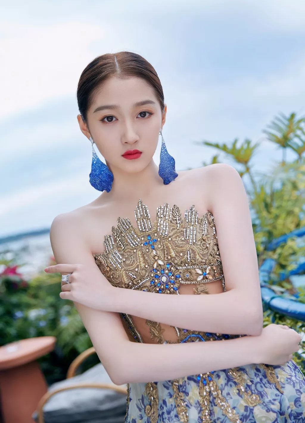 戛纳朱一龙入选作品,戛纳朱一龙白西装