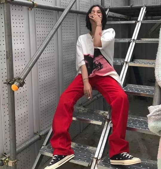 保姆级拍照姿势很火,保姆级拍照动作教程