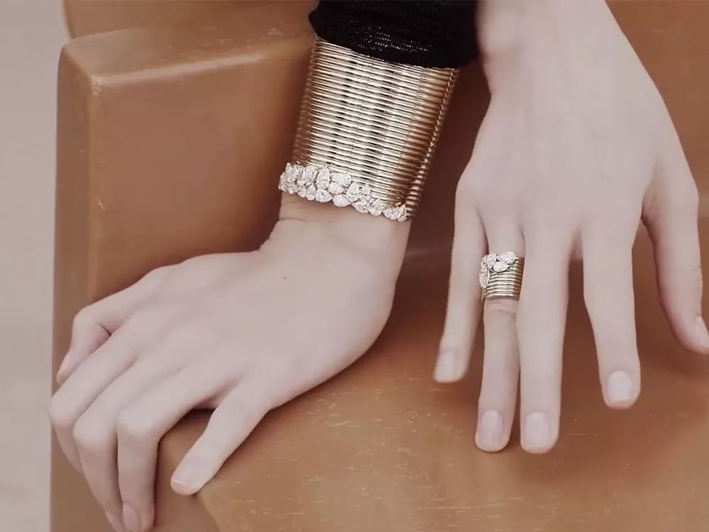 早报｜UGG母公司首次进入20亿美元俱乐部；海澜之家将发力日本市场；HM宣布李宇春为最新联名系列代言人