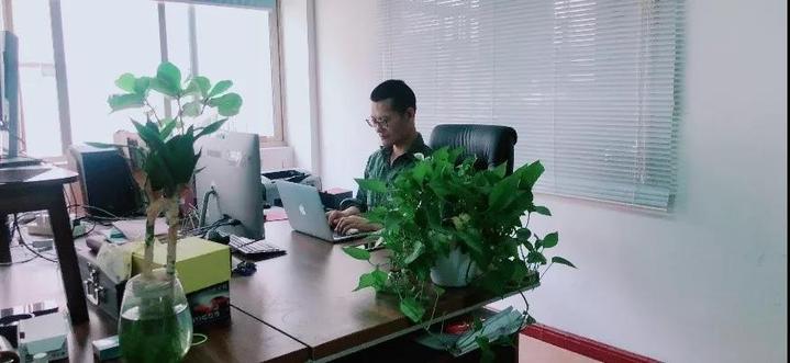 卖束腰提臀裤的男人,卖提臀裤的男的