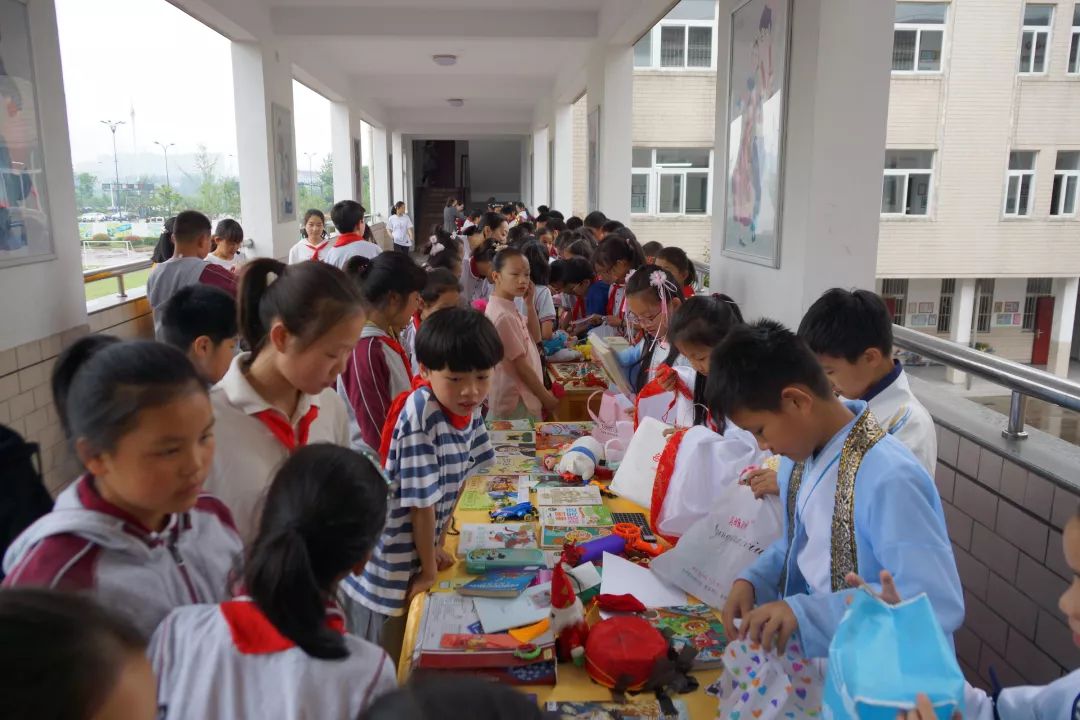 因爱相聚为爱同行视频,因爱相聚携手同行