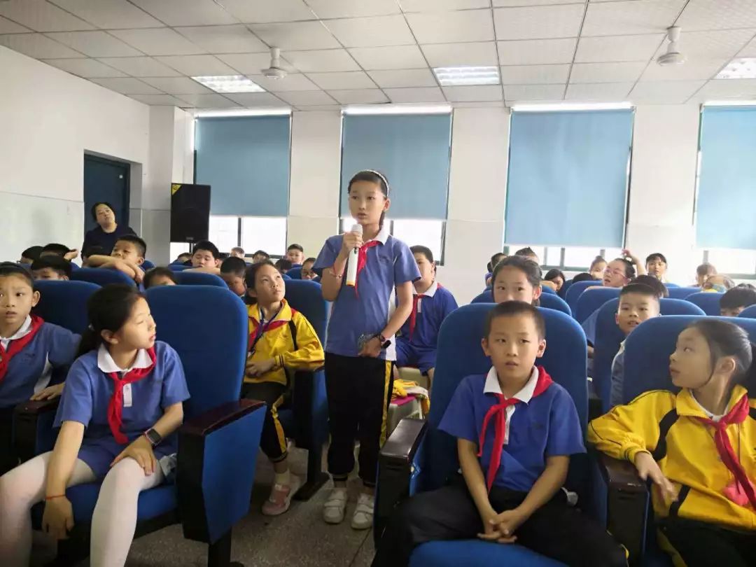 小溪流二年级课外阅读人教版,小溪流一年级课外阅读