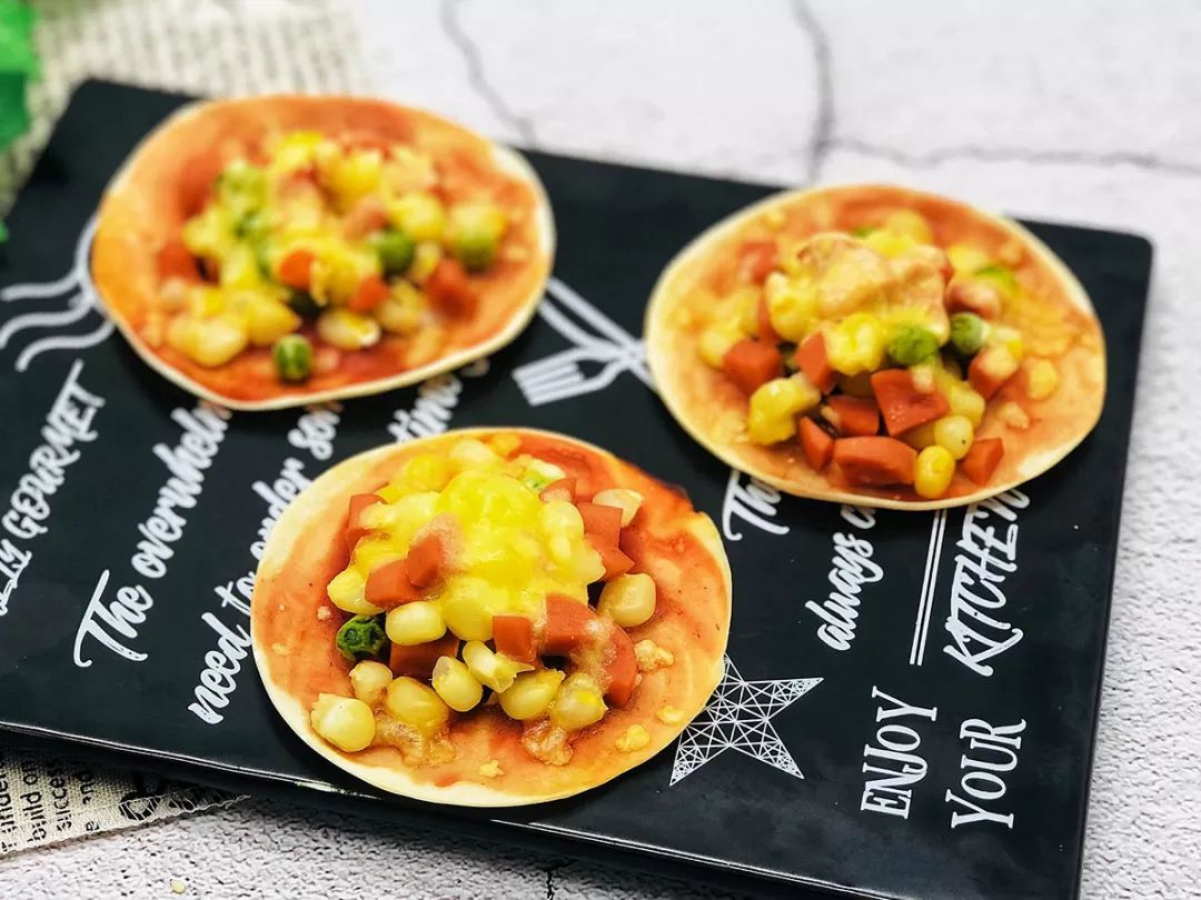 吃剩的饺子皮这样做，简单又好吃，简直香skr人