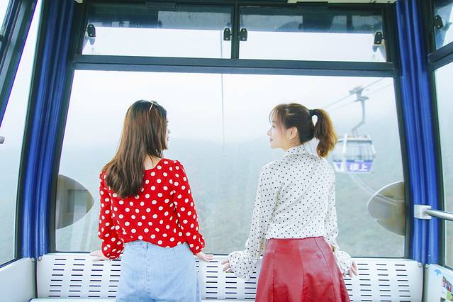 沙雕姐妹花暴走香港大澳，一个你没了解过的彩色离岛