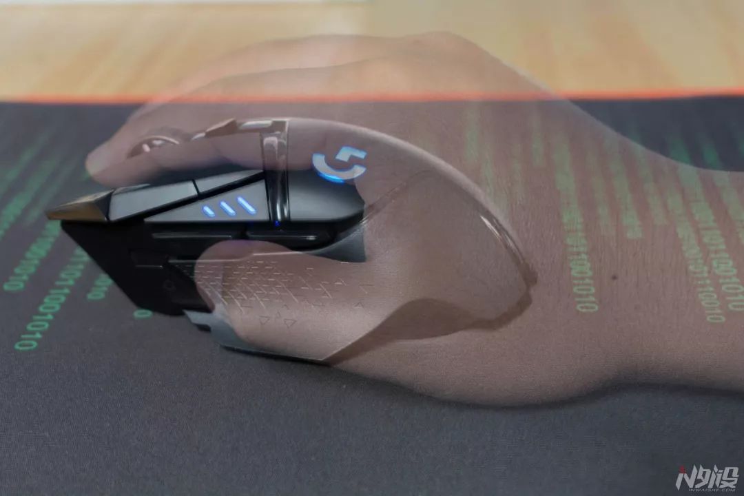 无线g502罗技,g502创世者和g502lightspeed的区别