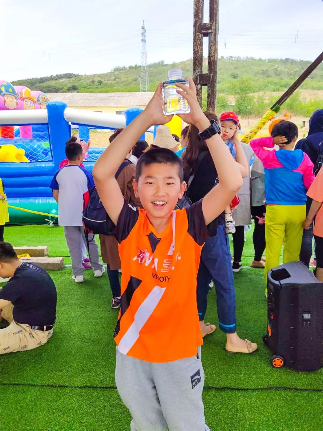 久等啦！看看有没有你家小宝贝的照片，六一大回顾，活动嗨翻天