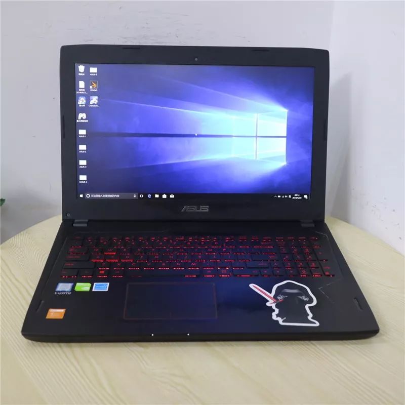 「猪王二手」1999元的吃鸡本，还带固态，真香