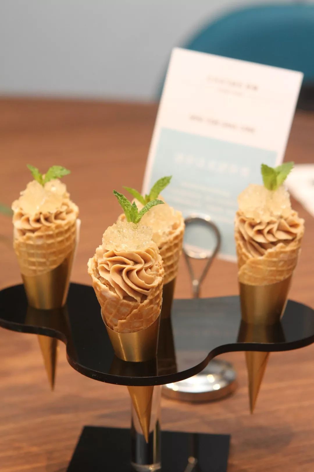 港丽杭大店开卖蛋糕了!精致的裱花蛋糕,秒杀连锁的奶酪茶……没想到你是这样的港丽