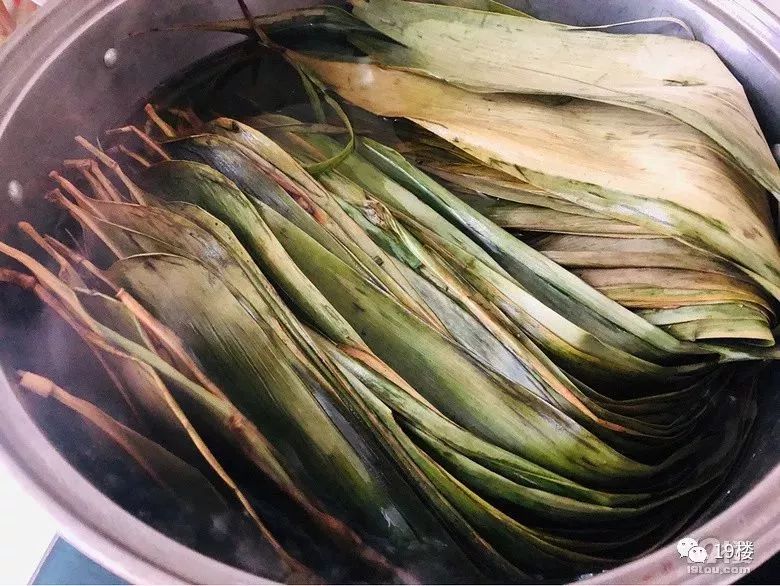 粽子捂脸流泪,鲜肉粽蛋黄粽