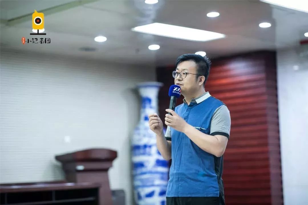 FM91.2蒲公英小记者团开团啦!首期实践带孩子探秘郑州电台