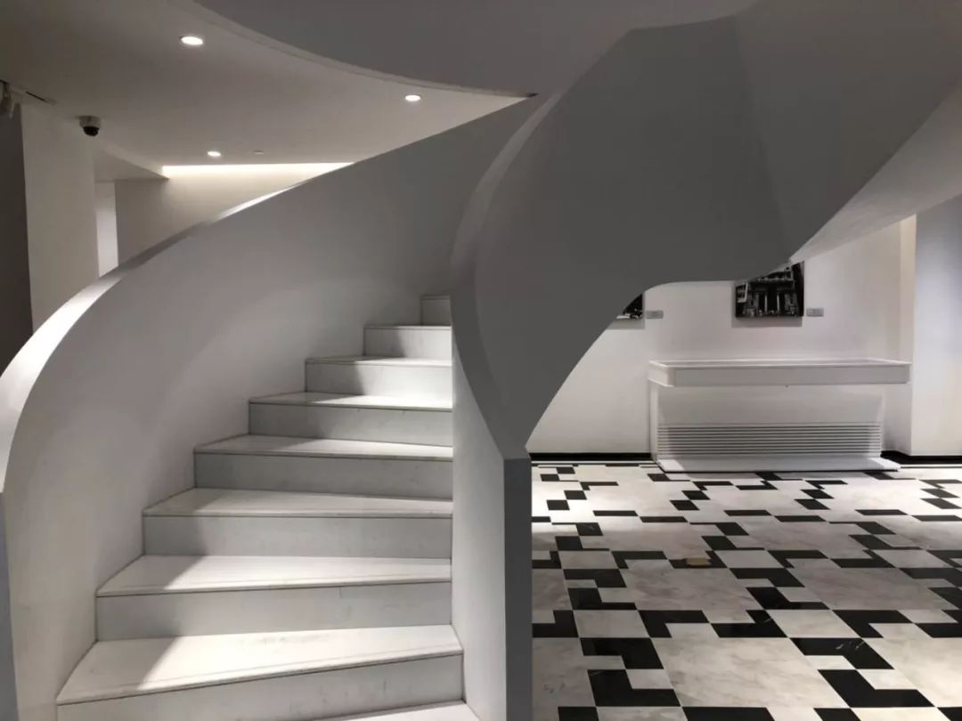 上海必去的打卡墙,上海旋转楼梯攻略