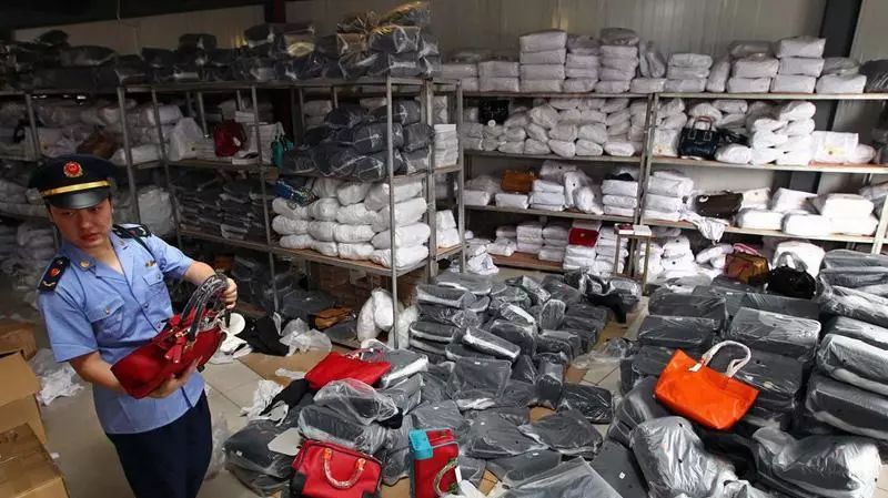 微信朋友圈售卖物品违法吗,警方提醒这些东西慎用