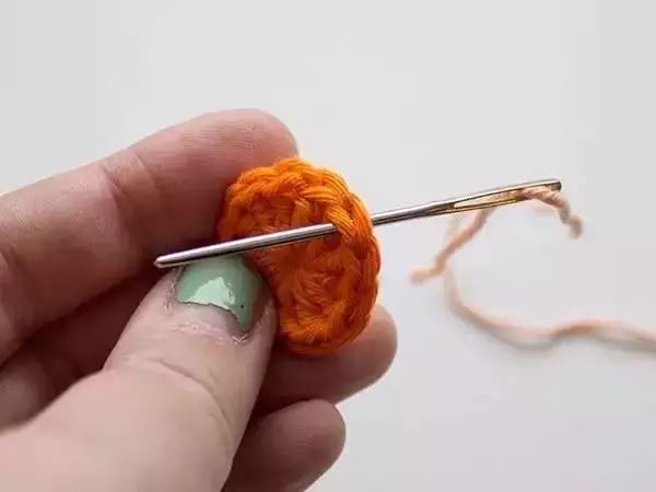 毛线纽扣的编织方法,漂亮又简单教你做毛线纽扣