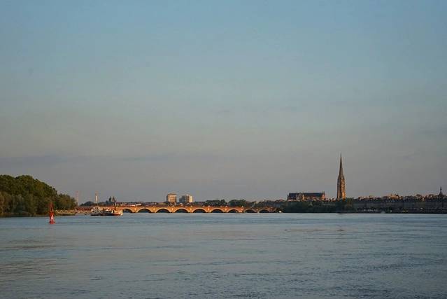 波尔多红酒美景,法国巴黎的红酒