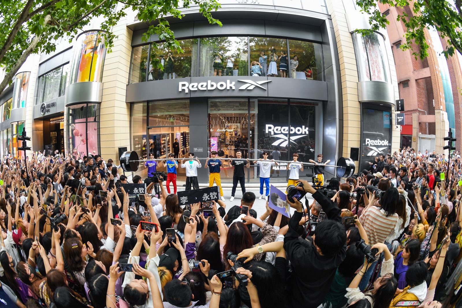 reebok新品,敢做例外上海时装周reebok开幕秀