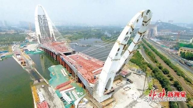 新首钢大桥7月主梁合龙,“大管家”愁出白发,请来专家助阵