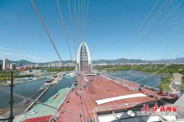 新首钢大桥7月主梁合龙,“大管家”愁出白发,请来专家助阵