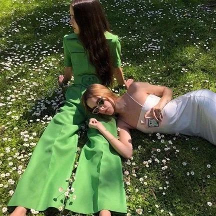 卡卡|欧美风大妞甜辣突袭～绝不退潮的糖果系穿搭攻略都在这