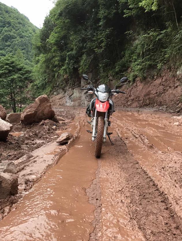 nk150豪爵对比阿普利亚terra150,到店新车视频