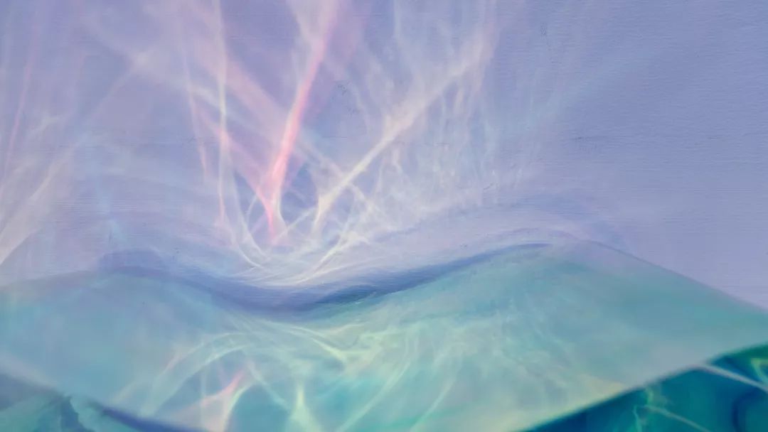 夏天来喝夏天的一杯奶茶,夏天在森林里喝咖啡