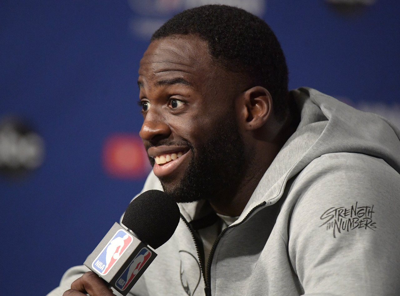 体育直播曼城vs莱斯特城,足球联赛直播瓜迪奥拉