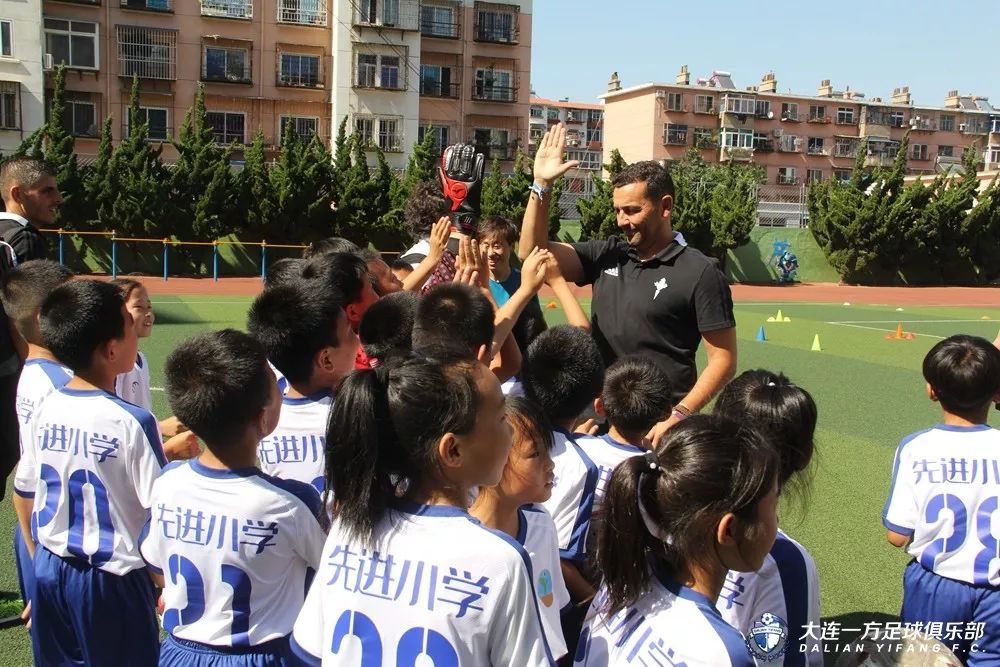 「蓝·青训」专家团完成10所基地校考察城市足球底蕴助力发展
