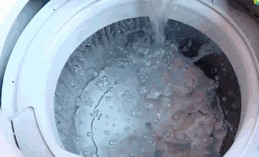 家用洗衣机洗出不明污渍,洗衣机里面脏最快速的解决方式