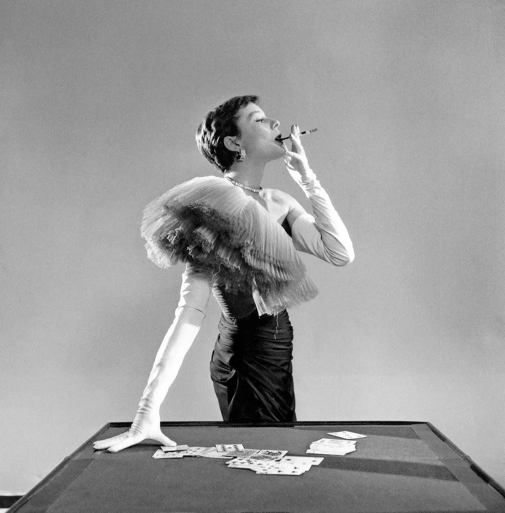 这位香奈儿的死对头，与迪奥先生齐名，打造出最原汁原味的法式优雅