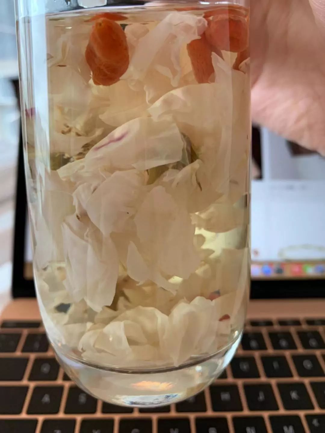 为瘦脸变成“绝盐”专家，4个月瘦12公斤，依旧被嘲不上镜