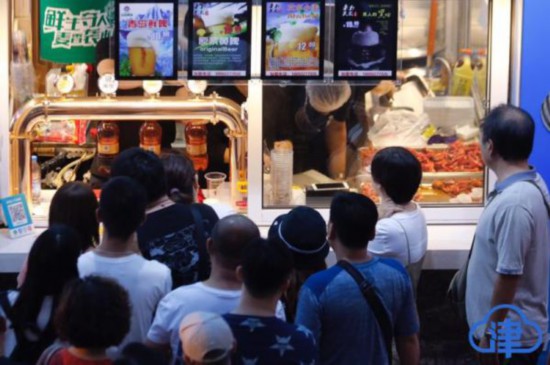 天津奥城夜市开街纳客终于找到夏夜的正确打开方式