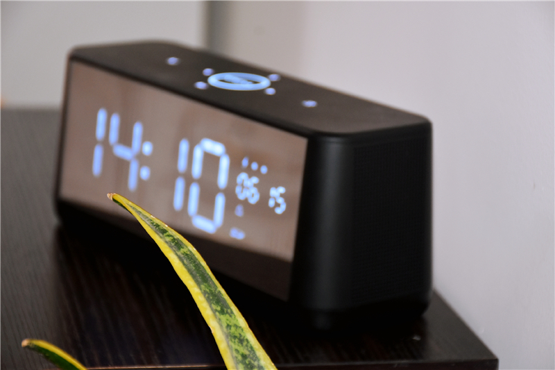 复古蓝牙音箱学生党开箱,手提式蓝牙音箱开箱测评