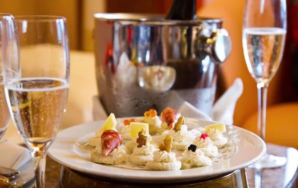 不好喝的葡萄酒怎么处理干净,葡萄酒怎么不喝醉