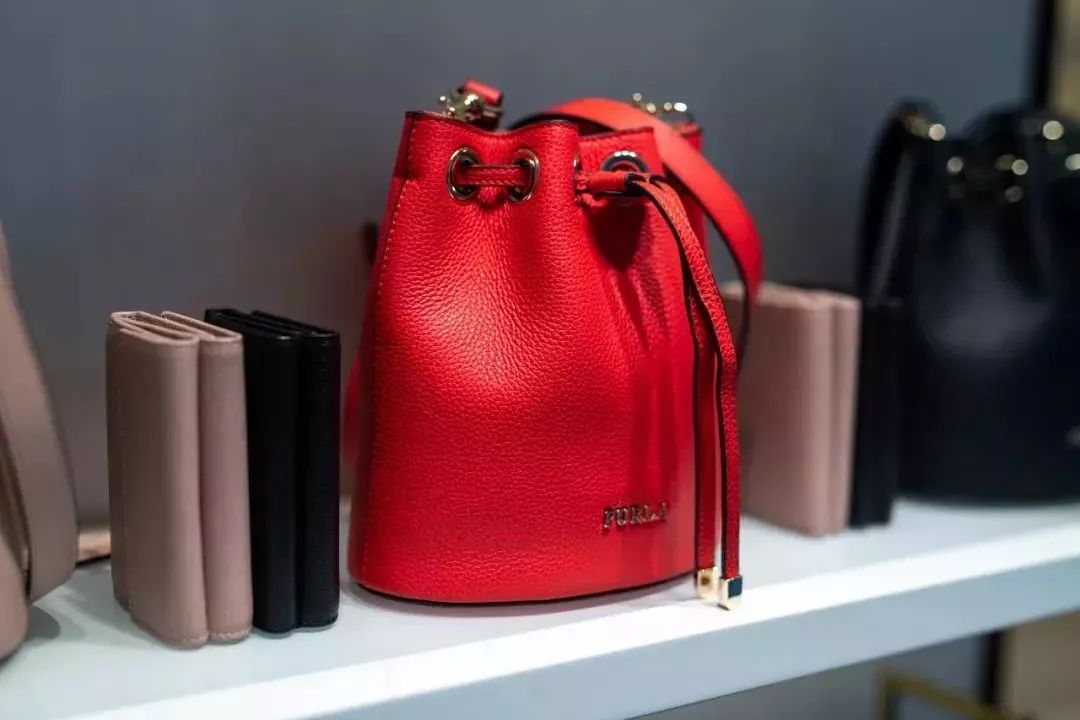 耐克，匡威低至4折再享折上折！人气品牌第二件折上5折！年中大促，嗨购10天，来杉井随便买