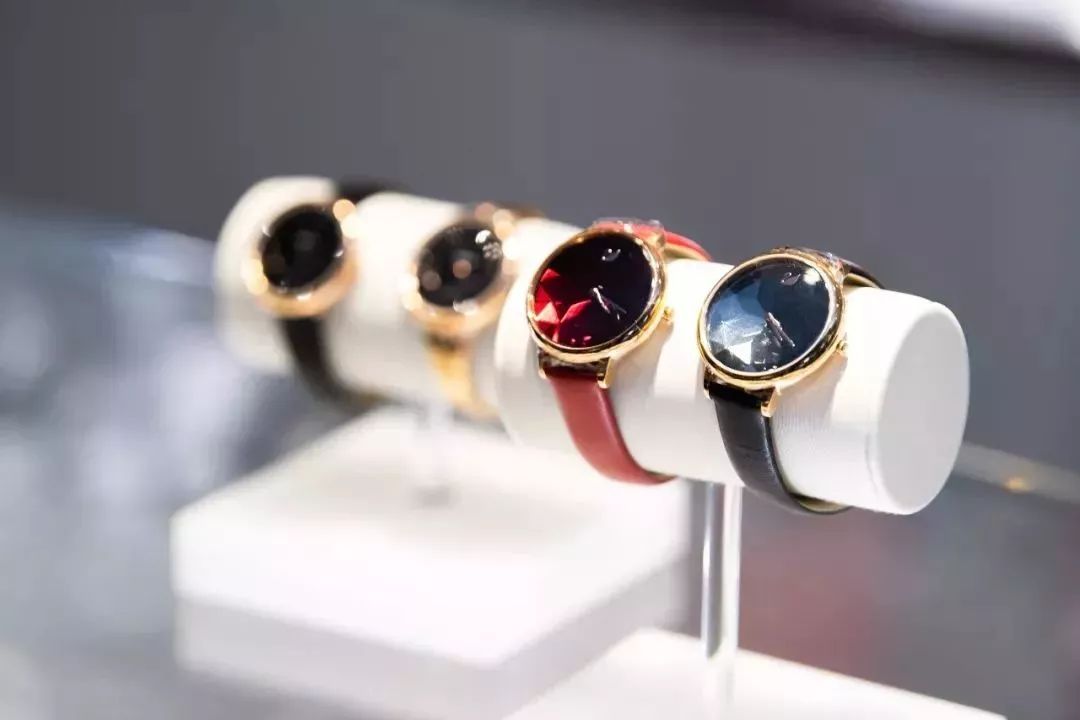 耐克，匡威低至4折再享折上折！人气品牌第二件折上5折！年中大促，嗨购10天，来杉井随便买