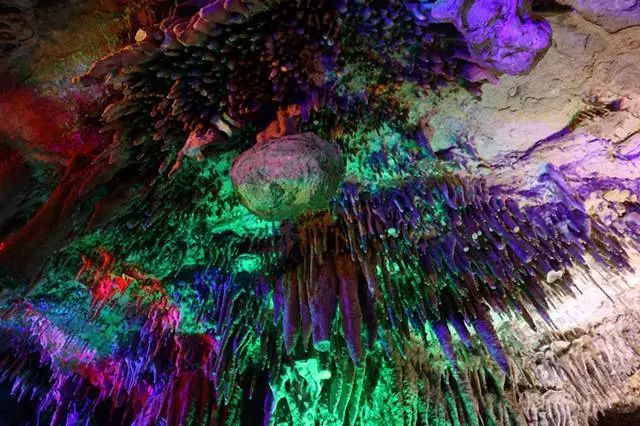 高山地下峡谷漂流门票特价,峡谷漂流门票特价