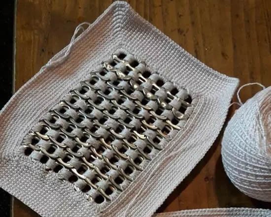 易拉罐拉环包包大全,易拉罐拉手编织的包包和隔热垫