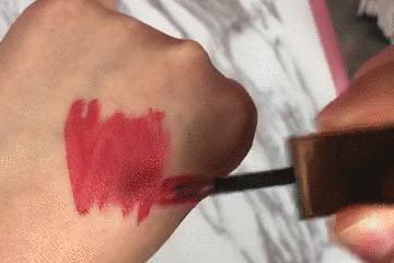 花瓣唇怎么涂唇膏,花瓣唇该如何涂口红