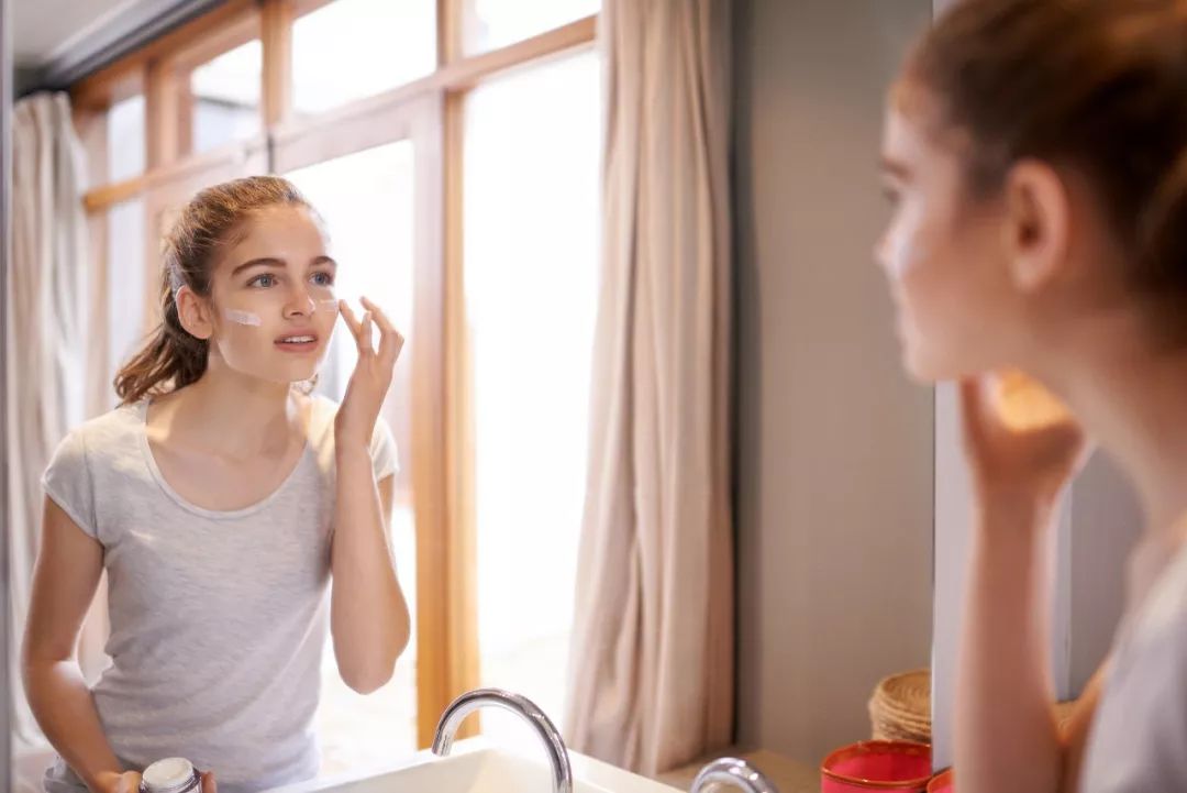 夏季化妆技巧底妆推荐图片,想要妆持久用什么比较好