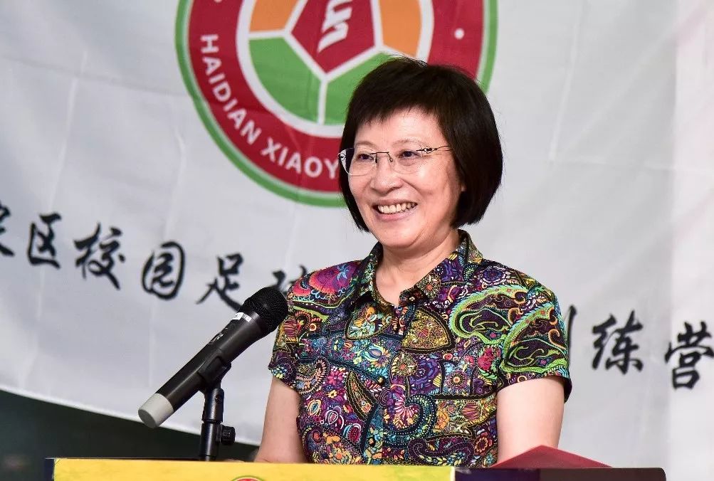 热爱足球的少年,北京青少年足球训练推荐