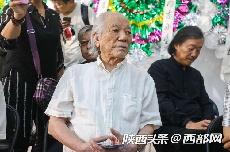 刘文西遗体告别仪式直播,刘文西哀悼视频