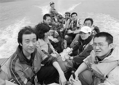 早报今天的新闻视频,早报今天新闻