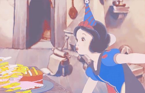 吹生日蛋糕蜡烛把假牙吹出来了,吹生日蛋糕蜡烛