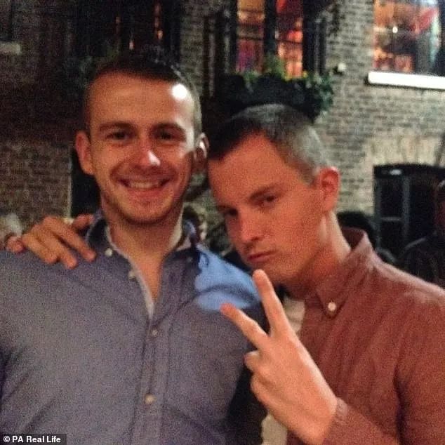 戴隐形眼镜感染的寄生虫,戴隐形眼镜眼睛里长虫子