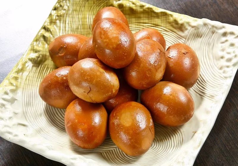 卤蛋怎么做好吃又简单不加酒,卤蛋怎么做不会变色不变小