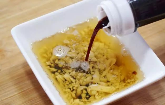 鲜虾水煮几分钟才好,鲜虾做之前要把虾煮熟吗