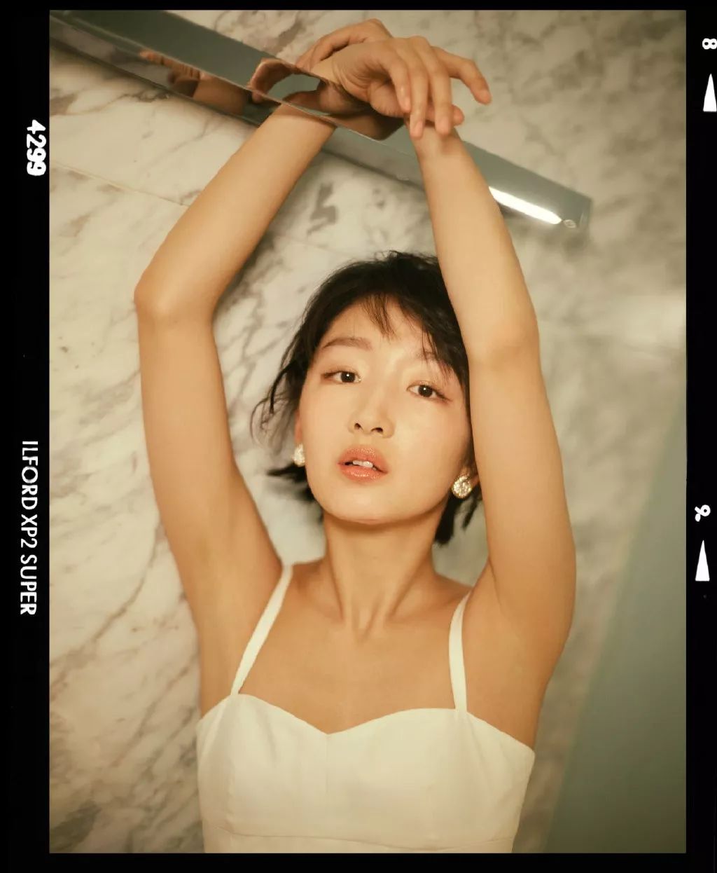 刘雯周冬雨同款打底衫,刘雯周冬雨穿衣搭配