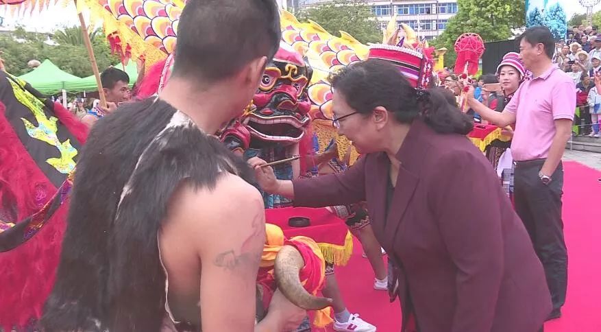 2017舞龙舞狮锦标赛,舞龙舞狮比赛新闻报道