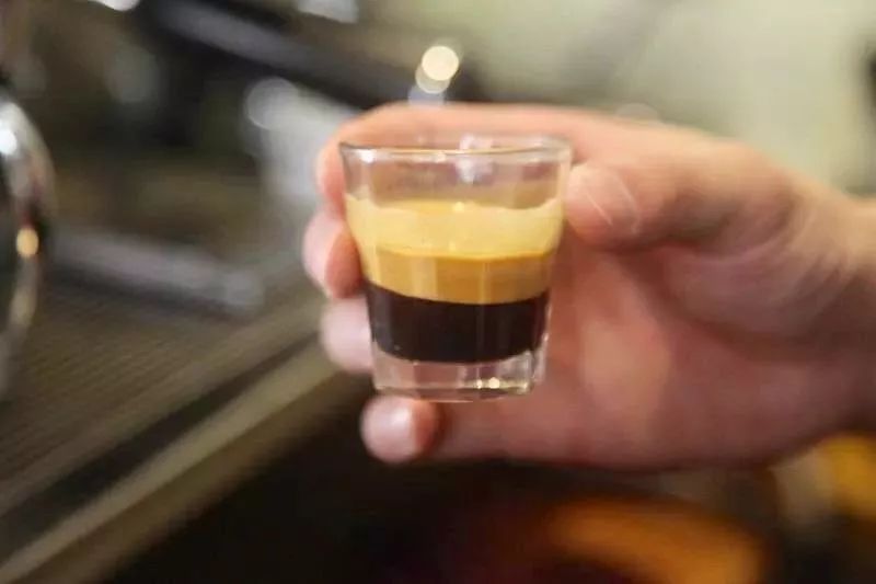 咖啡牛奶品牌怎么选,咖啡加什么样的牛奶才合适