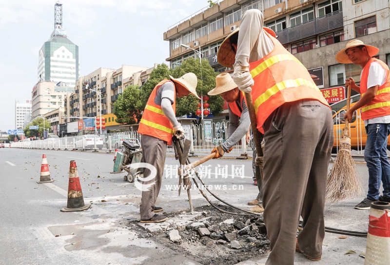 “在这里读懂铜陵”——我市两所幼儿园足球小将获“荣耀奖”