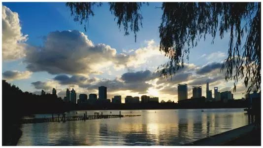 澶忔棩鐐庣値涓嶈礋缇庢櫙,鐐庣値澶忔棩澶ф槑婀栦篃涓嶇己缇庢櫙